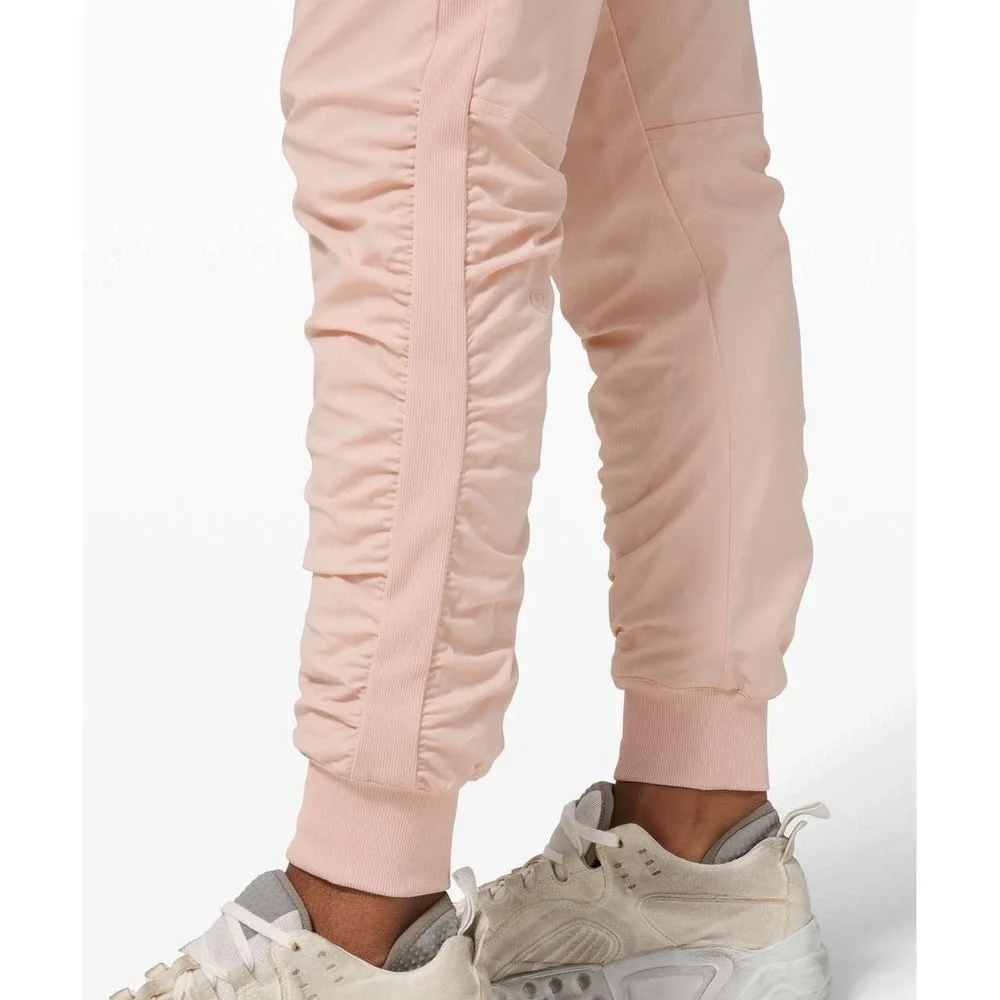 111 Lululemon Beyond the Studio Jogger *Lined - Picture 2 of 14